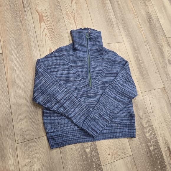 Aerie Quarter Zip Blue Textured Sweater With Green Zipper - Picture 7 of 8